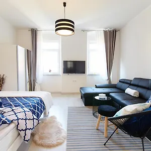 https://studio-apartman-manuela.primorje-gorskikotar.com